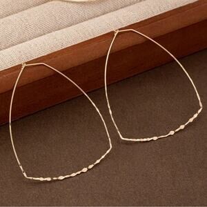 Gold hoop textured earrings